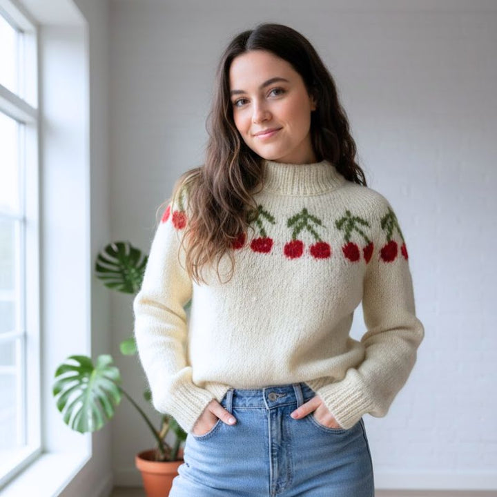 Strikkekit Cherry Sweater fra Le Knit i Børstet Alpakka
