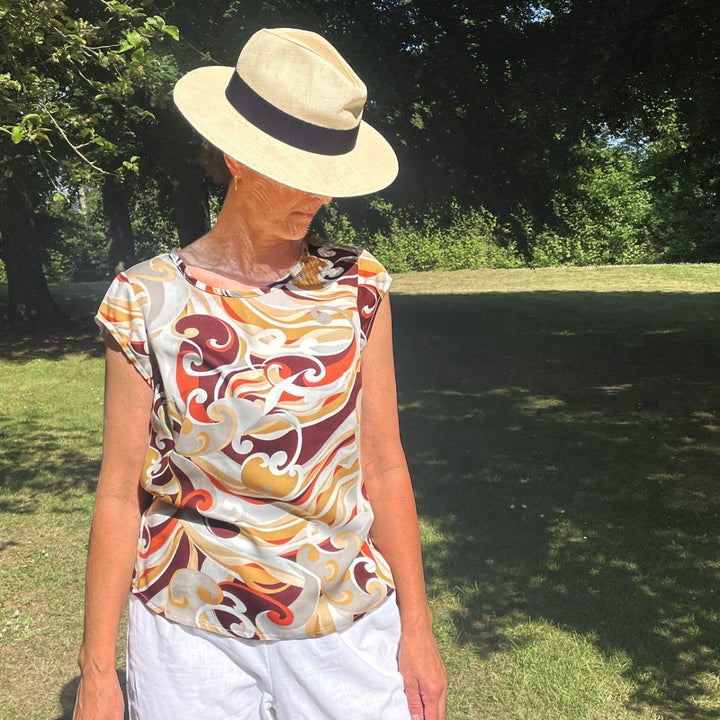 Line2Line B1236 Bluse med slids i nakken