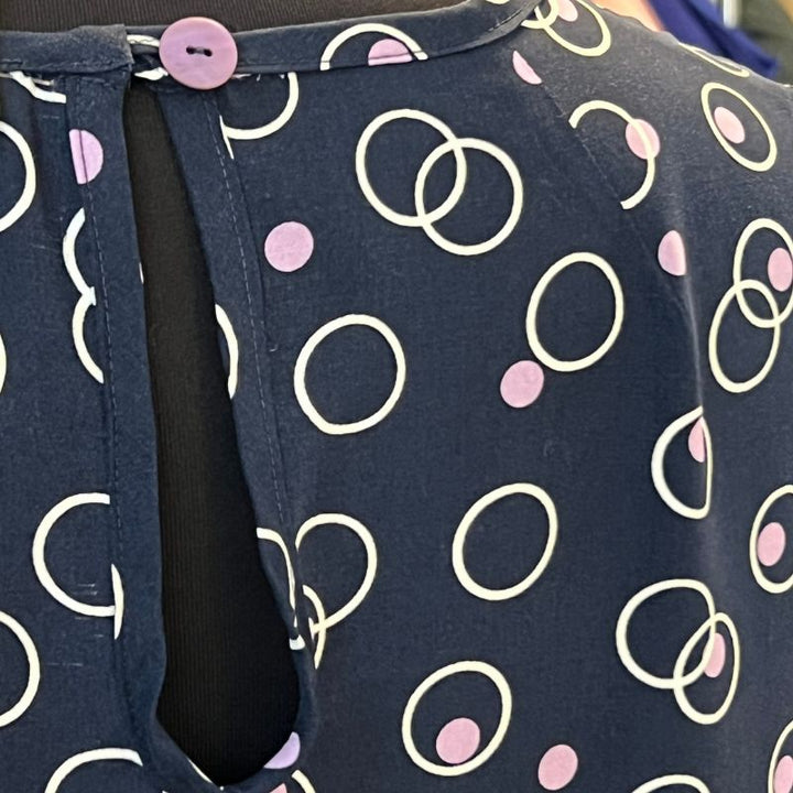 Line2Line B1236 Bluse med slids i nakken