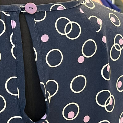 Line2Line B1236 Bluse med slids i nakken