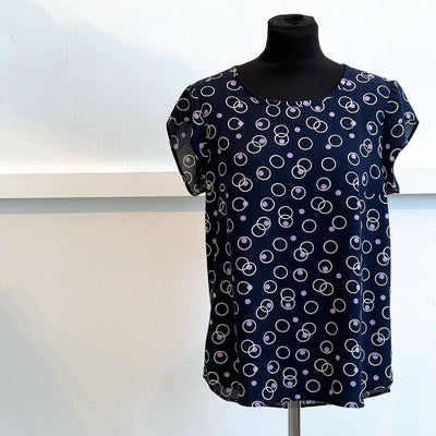 Line2Line B1236 Bluse med slids i nakken