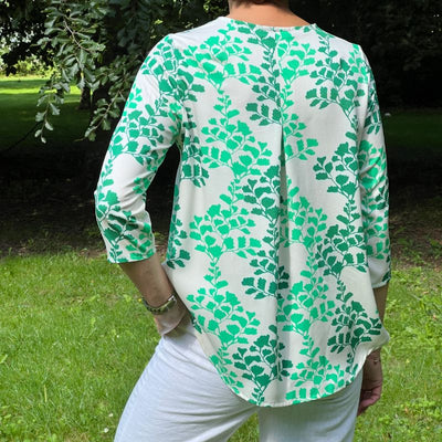 Fast viscose med abstrakte blomstergrene