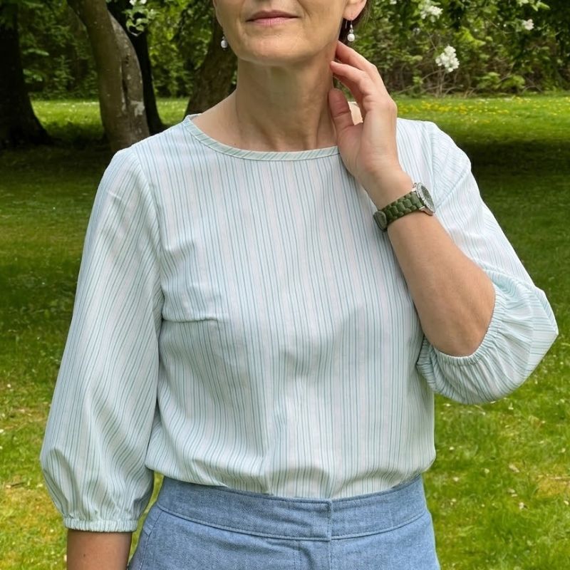 Sypakke til nem bluse med striber i fast stof