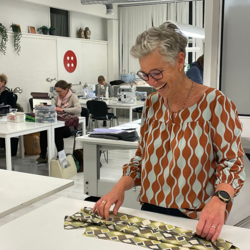 Fast ecovero (viscose) med snoninger, Okker/salvie