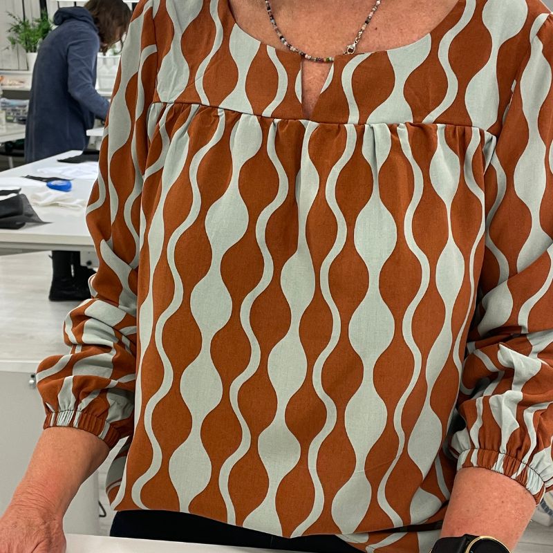 Fast ecovero (viscose) med snoninger, Okker/salvie