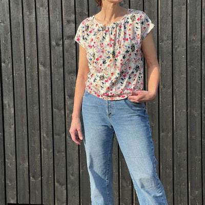 Line2Line B1275 Bluse med vingeærme, rynk og rib - KreStoffer