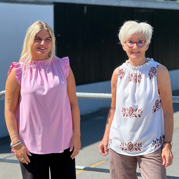 LIne2Line B1279 Top med elastik løbegang ved hals i fast viscose