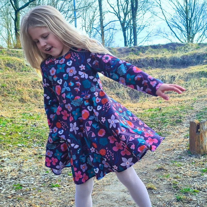 Bomuldspoplin med blomster lilla