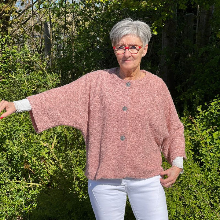 Sypakke til J475 Løs jakke med raglanærmer i boucle stof