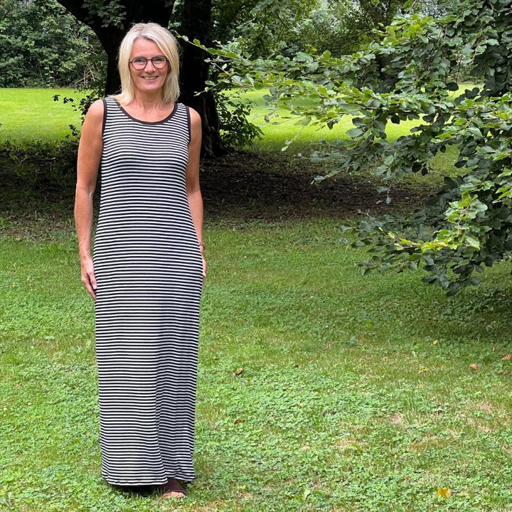 Stribet viscose jersey i sort og gråmeleret