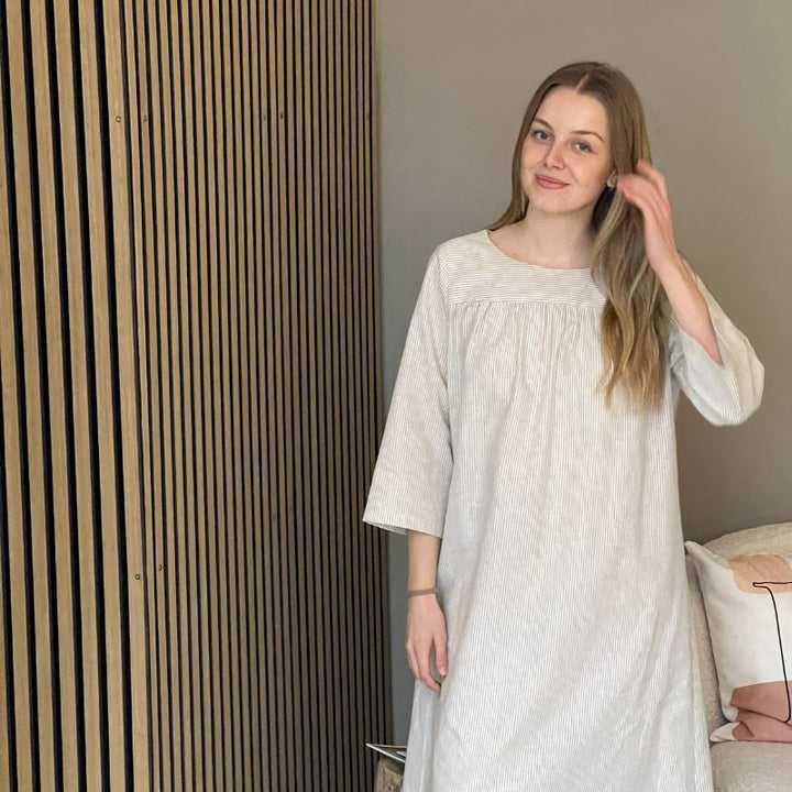 Fast hør / bomuld med bredde striber i beige