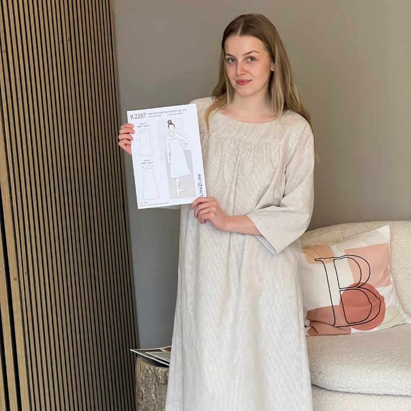 Fast hør / bomuld med bredde striber i beige