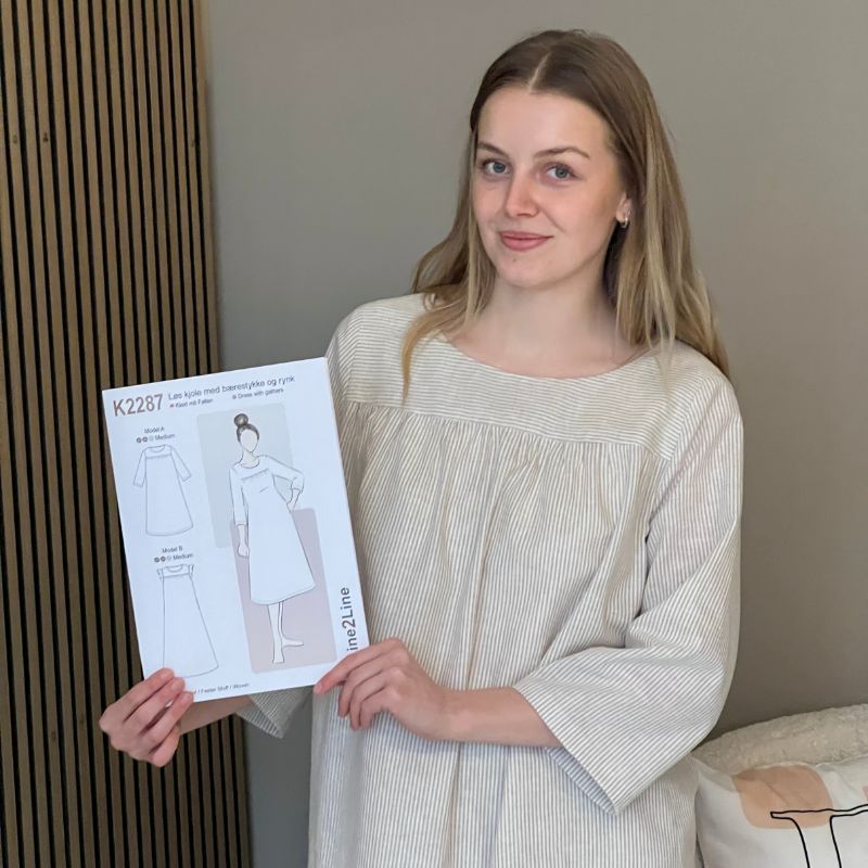 Fast hør / bomuld med bredde striber i beige