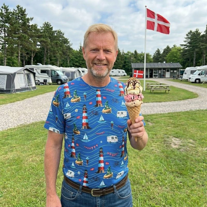 Sy en nem herre t-shirt i bomuldsjersey med danske feriemotiver