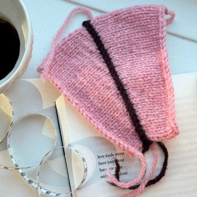 Strikkeprove til Linea Sweater fra PetiteKnit i Atlas Garn fra Sandnes Garn