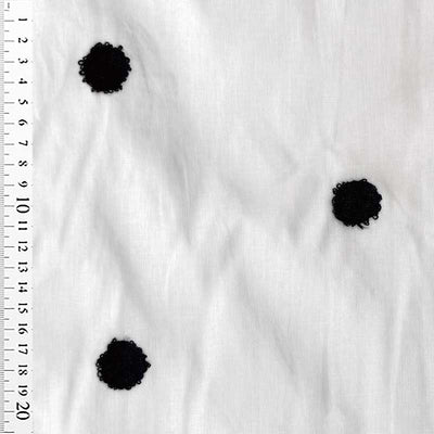 Løst vævet bomuldsvoile med sorte broderede prikker - KreStoffer