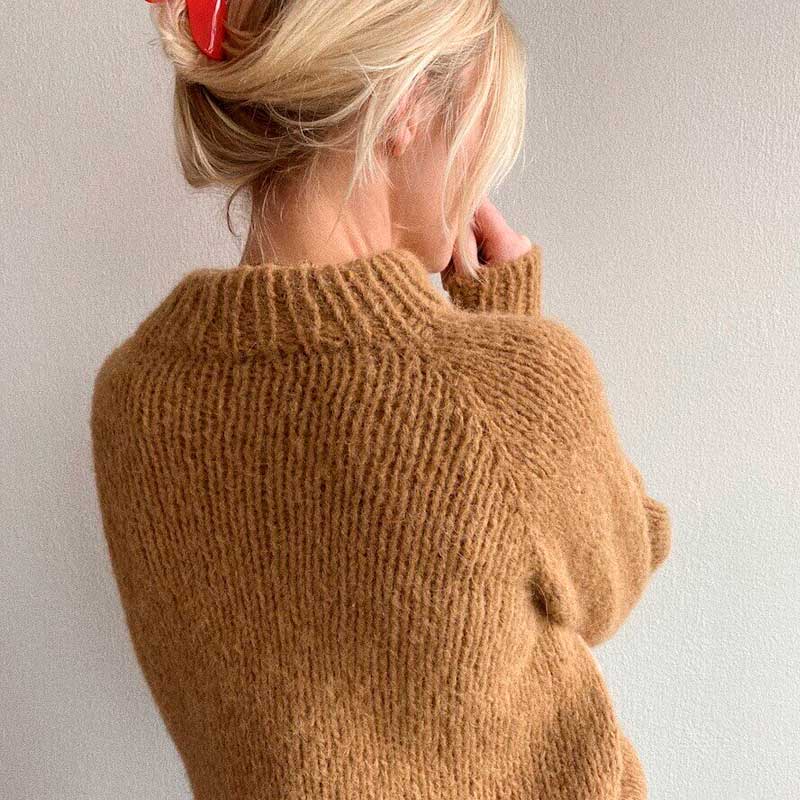 Strikkekit Louisiana Sweater fra PetiteKnit i Børstet Alpakka
