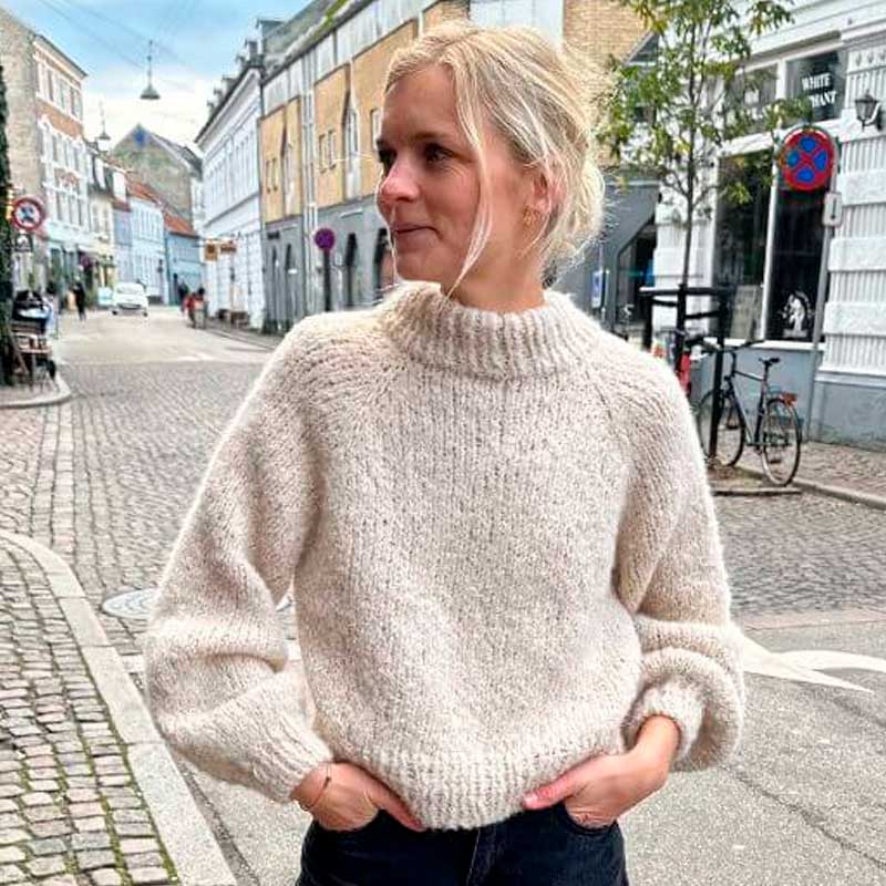 Strikkekit Louisiana Sweater fra PetiteKnit i Børstet Alpakka