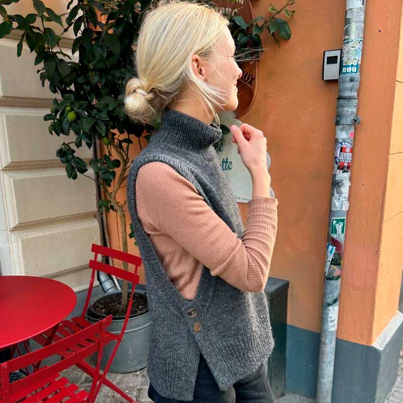 Strikkekit Lulu Slipover fra PetiteKnit i Peer Gynt garn