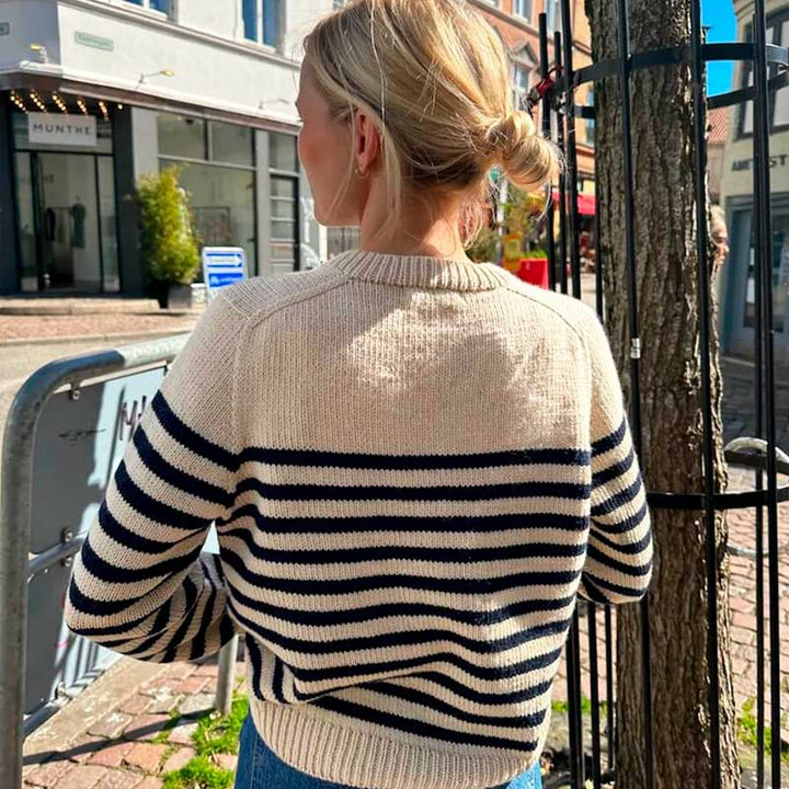 Strikkekit Lyon Sweater fra PetiteKnit i Sunday Garn