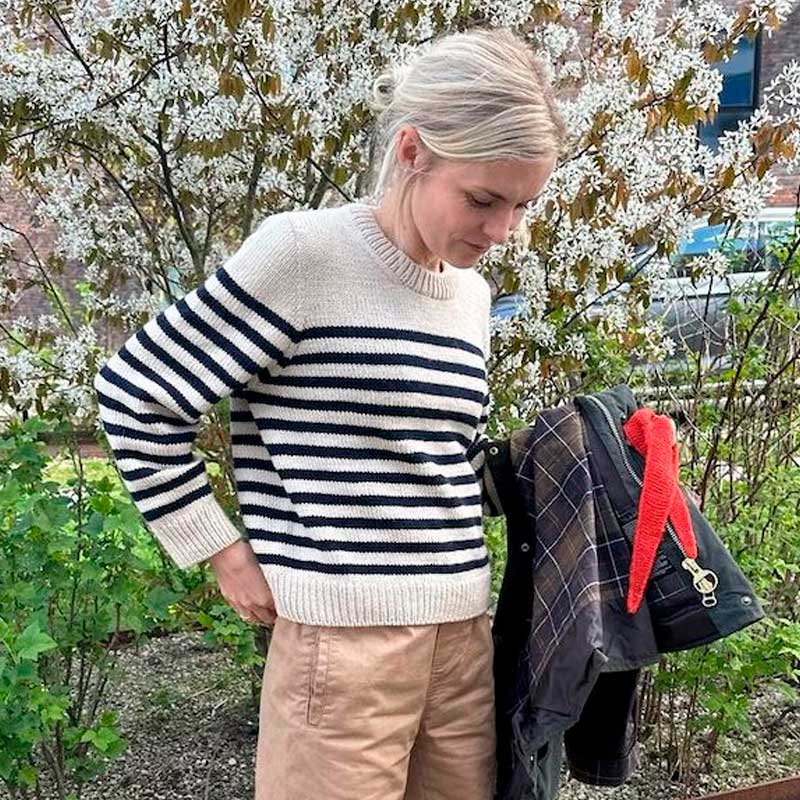 Strikkekit Lyon Sweater fra PetiteKnit i Sunday Garn
