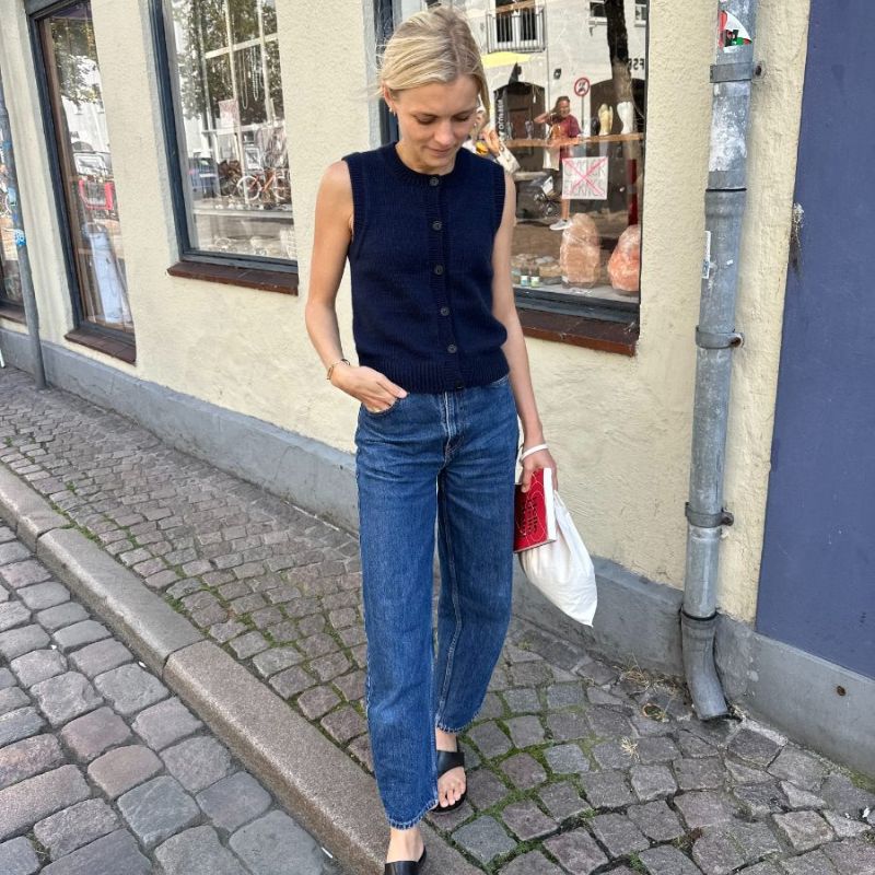 Strikkekit Maggie vest fra PetiteKnit i Double Sunday fra Sandnes