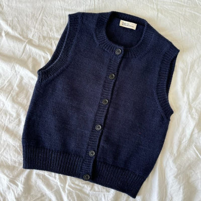 Strikkekit Maggie vest fra PetiteKnit i Double Sunday fra Sandnes