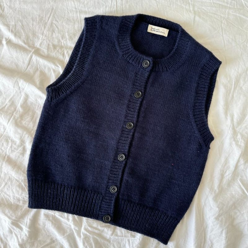 Strikkekit Maggie vest fra PetiteKnit i Double Sunday fra Sandnes