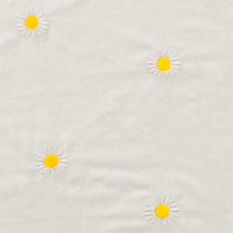 Bomuldspoplin med broderede Margueritter i hvid