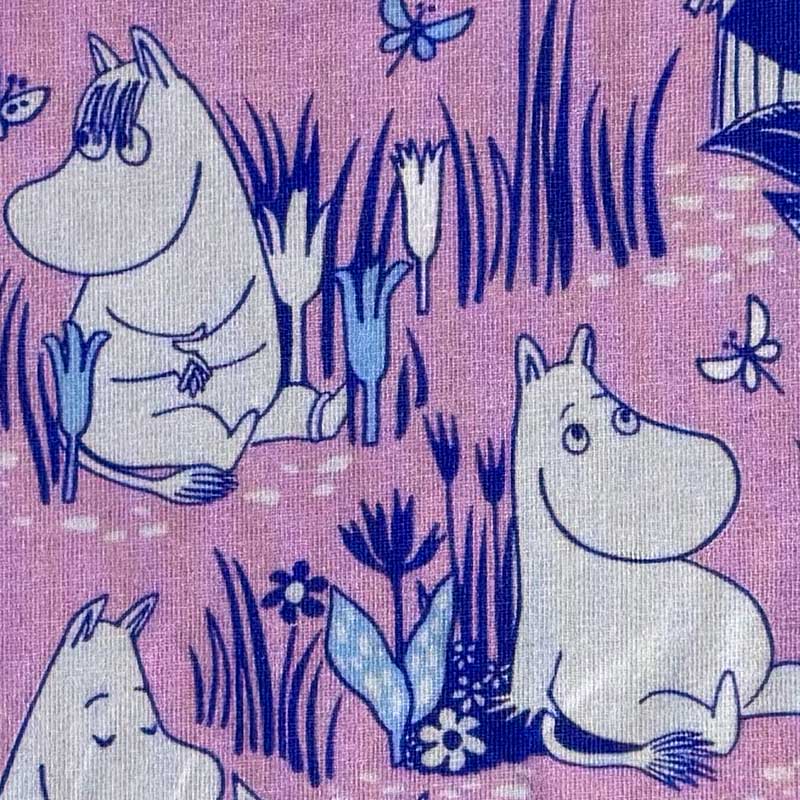 Digital bomuldsjersey med Mumitroldene i haven