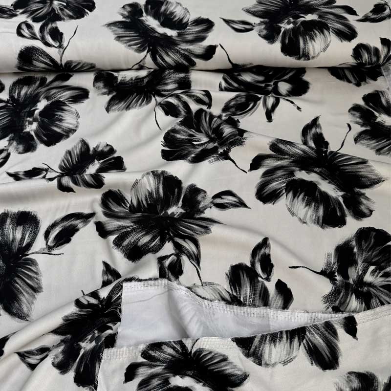 Fast digital viscose med store blomster i hvid