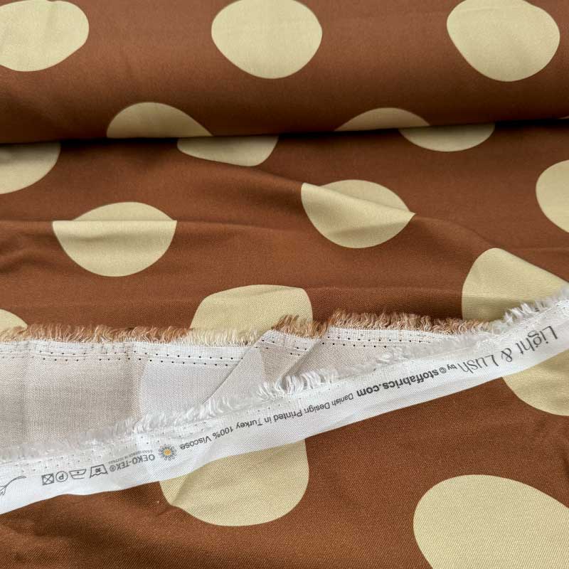 Fast viscose med cirkler fra Light and Lush i Cognacfarve