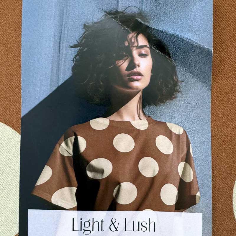 Fast viscose med cirkler fra Light and Lush i Cognacfarve