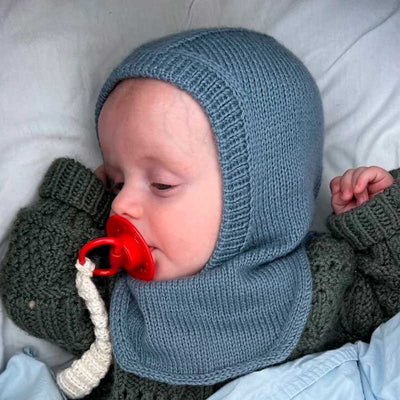 Monday Balaclava fra PetiteKnit (Opskrift i fysisk papirudgave) - KreStoffer