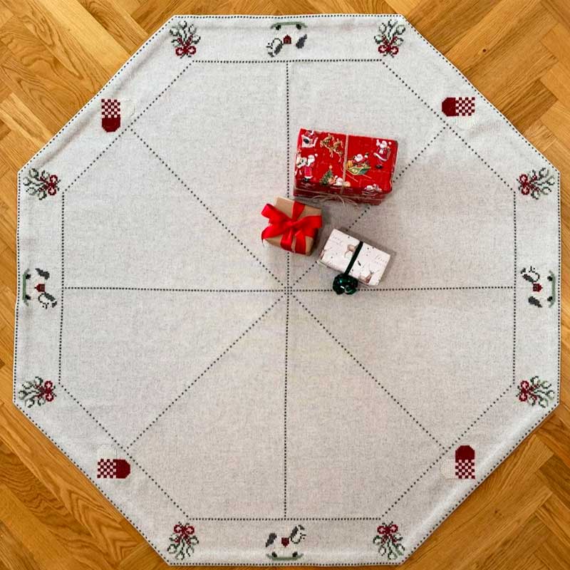 Broderikit Motiver ottekantet juletræstæppe fra Pomp Stitch