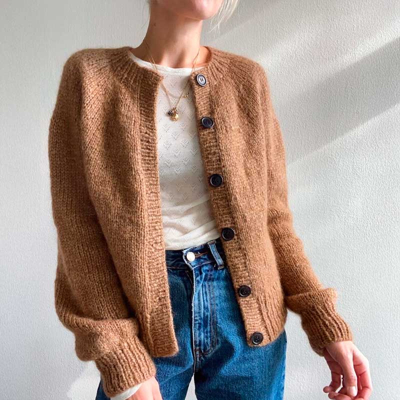 Strikkekit Novice Cardigan Chunky Edition fra PetiteKnit i Sandnes Garn