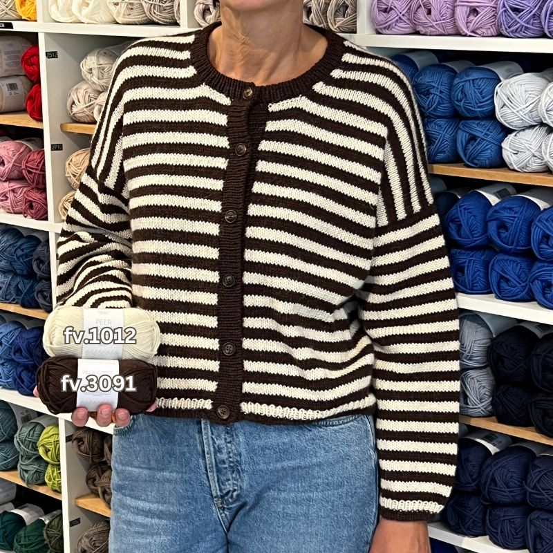 Olga Jacket fra PetiteKnit (Opskrift i fysisk papirudgave) - KreStoffer