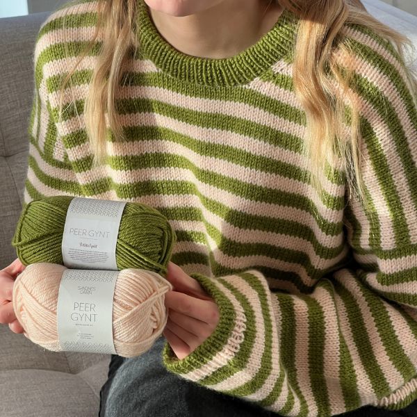 Olga sweater fra PetiteKnit (Opskrift i fysisk papirudgave) - KreStoffer