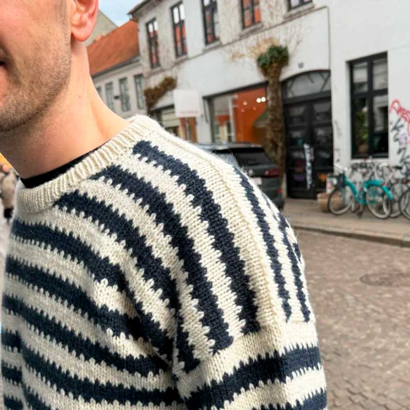 Strik en sweater til mænd med Otto Sweater Man fra PetiteKnit i Atlas garn