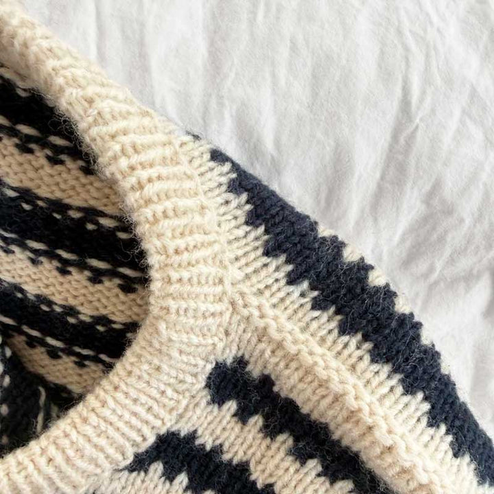 Strik en sweater til mænd med Otto Sweater Man fra PetiteKnit i Atlas garn