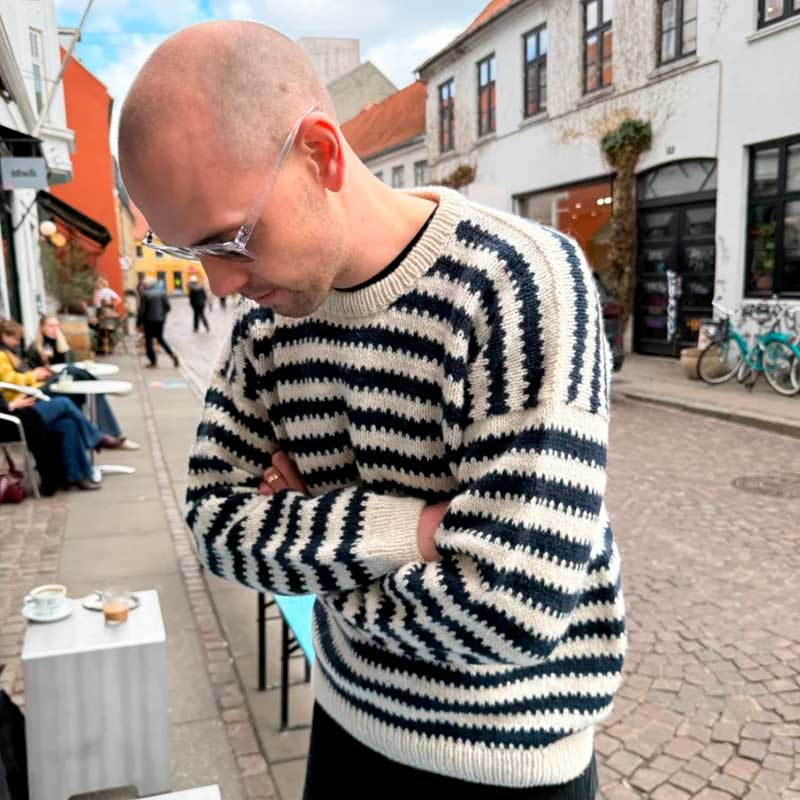 Strik en sweater til mænd med Otto Sweater Man fra PetiteKnit i Atlas garn