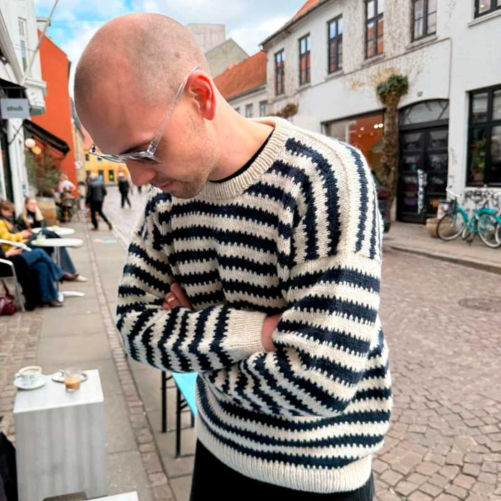 Strik en sweater til mænd med Otto Sweater Man fra PetiteKnit i Atlas garn