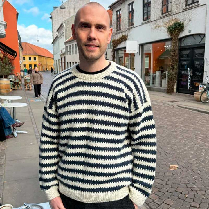 Strik en sweater til mænd med Otto Sweater Man fra PetiteKnit i Atlas garn
