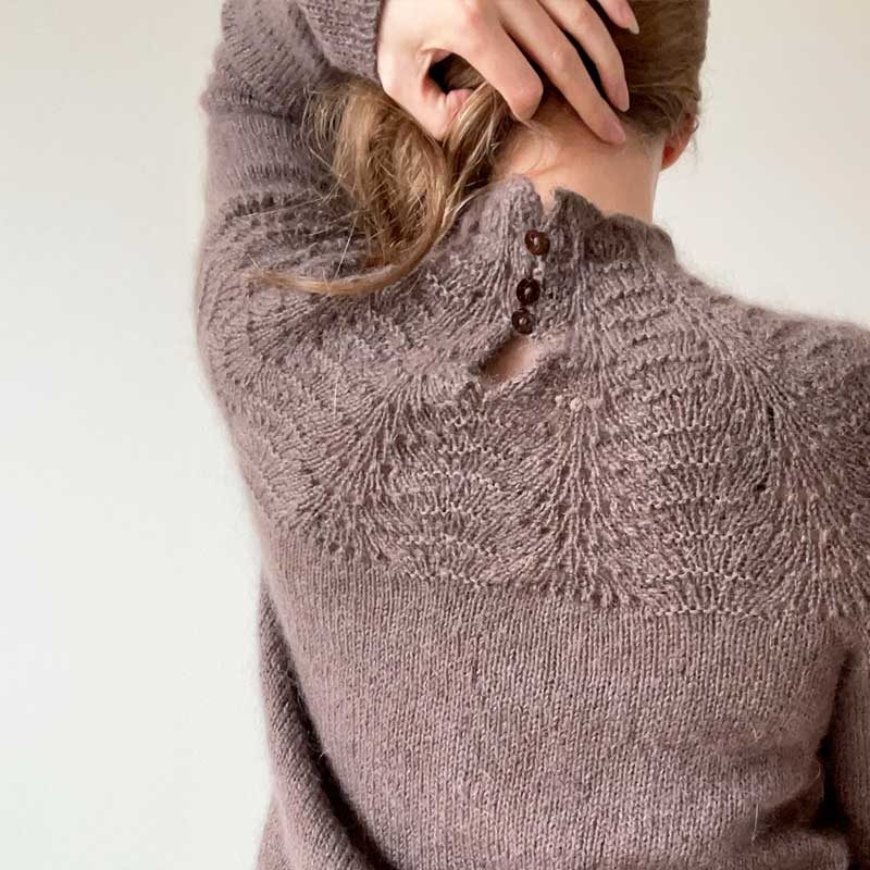 Strikkekit Peacock bluse fra Le Knit i Tynd Silk Mohair og Sunday garn