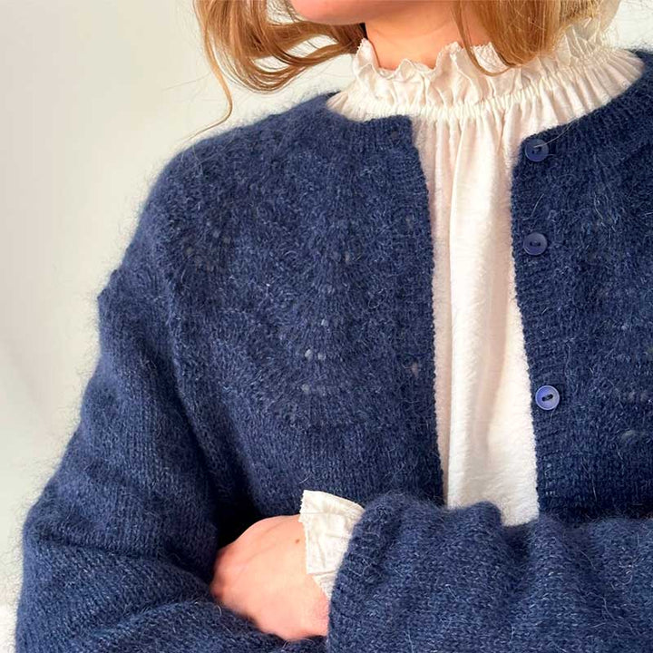 Strikkekit Peacock Cardigan fine i Tynd Silk Mohair og Alpakka Følgetråd