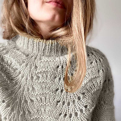 Peacock sweater fra Le Knit (Opskrift i fysisk papirudgave)