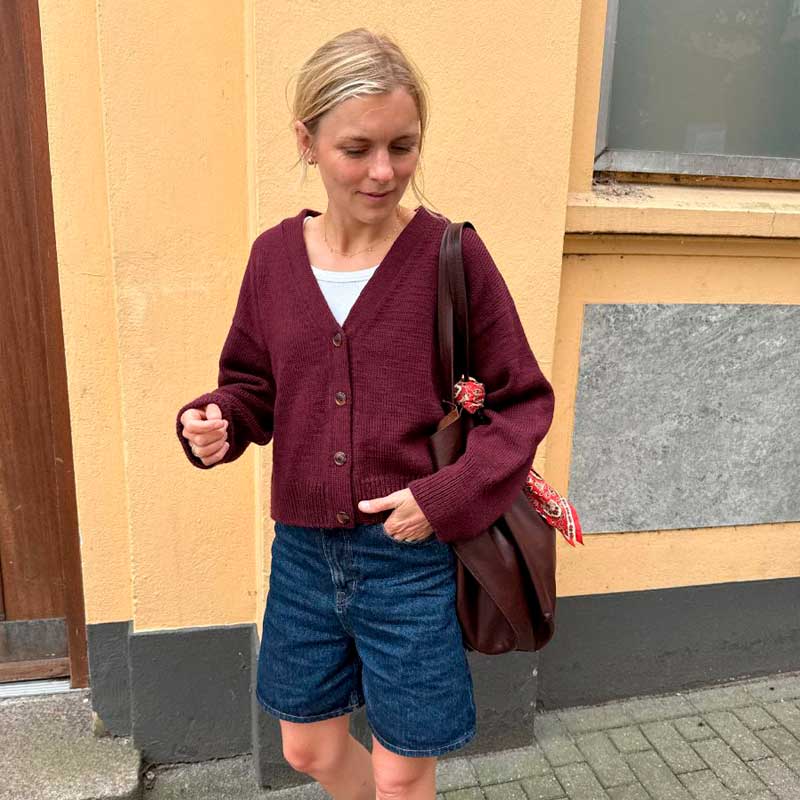 Scarlet cardigan fra PetiteKnit (Opskrift i fysisk papirudgave)