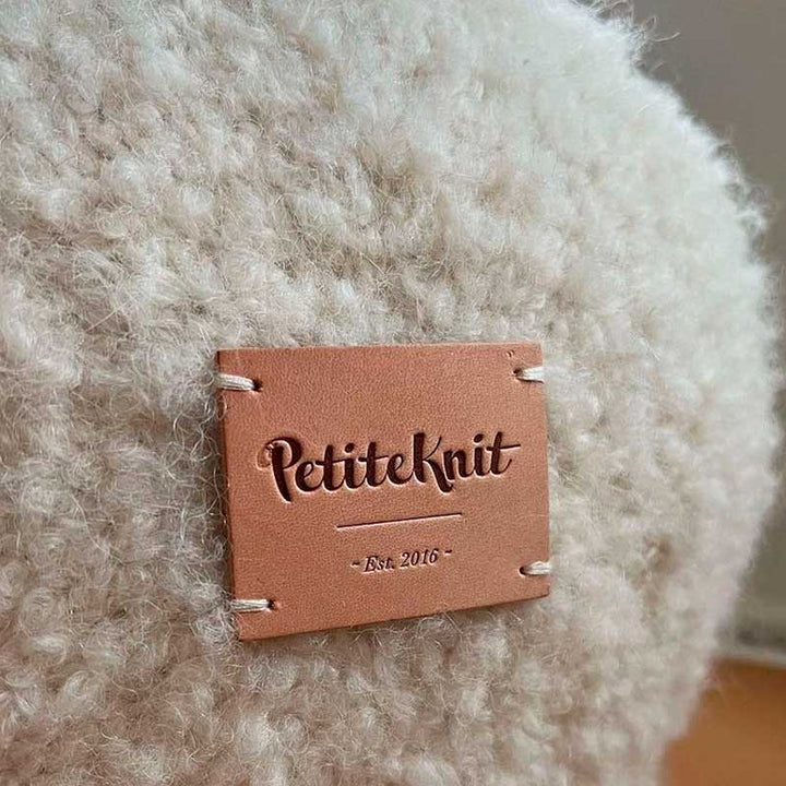 PetiteKnit læderlabel 4x5 cm