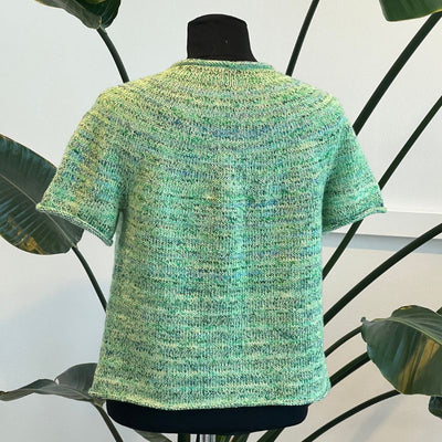 Strikkekit Plain Yoke Tee 20 fra Le Knit i Footprints og Lana Cotton
