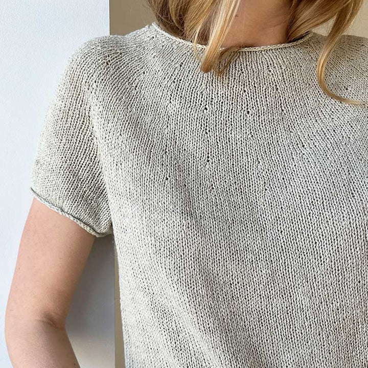 Plain Yoke Tee 22 fra Le Knit i detailed edition (Opskrift i fysisk papirudgave)